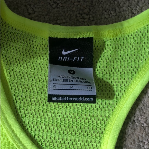 Nike sports work out top in yellow/green - Picture 2 of 4